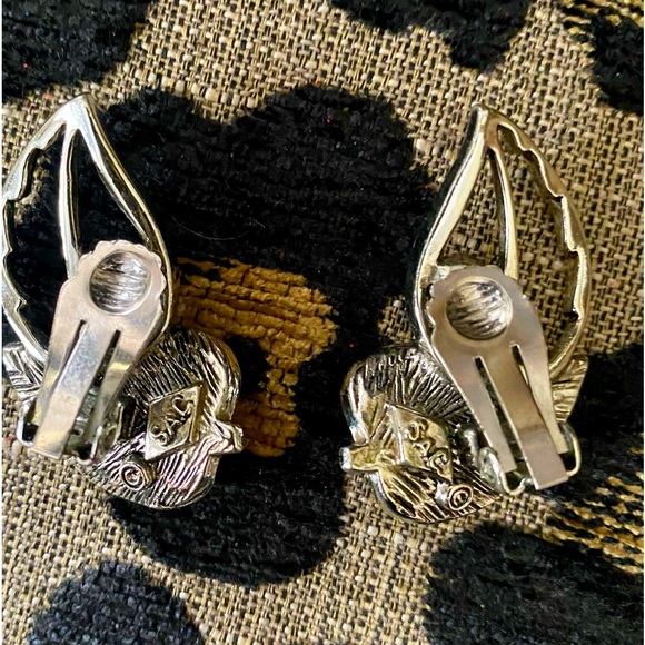 Vintage Sarah Coventry clip on fall leaf earrings - Picture 4 of 4